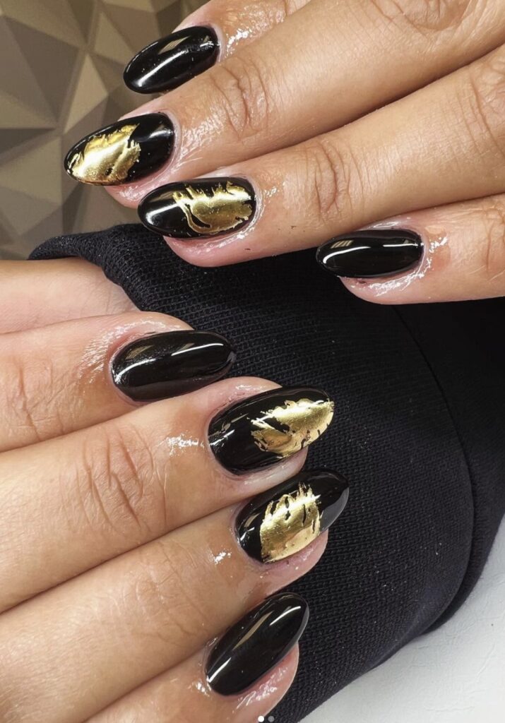Black and Gold Mob Wife Nails